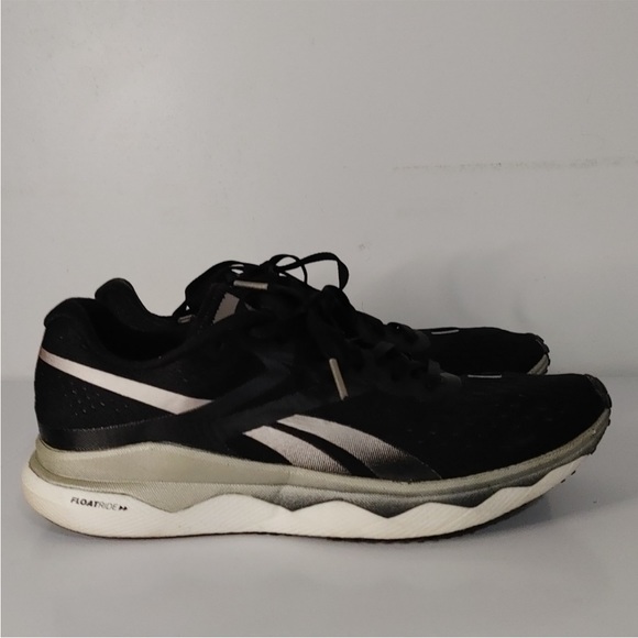 Reebok Shoes - Picture 2 of 9